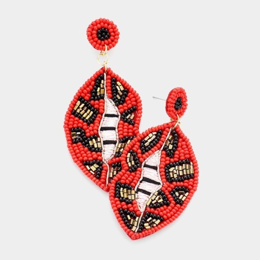 Seed bead lip earrings
